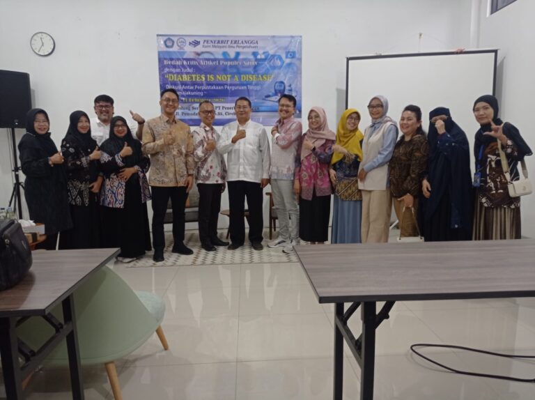 Kegiatan Bedah Kritis Artikel Populer Sains Berjalan Lancar dan Penuh Antusiasme